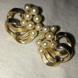 Vintage Trafari pearl cluster swirl earrings